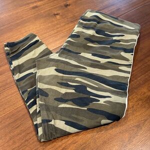 Torrid Camo Print with Side Stripes Size 2
